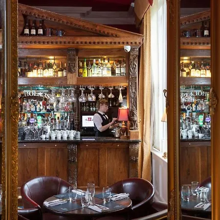 Scholars Townhouse 3*