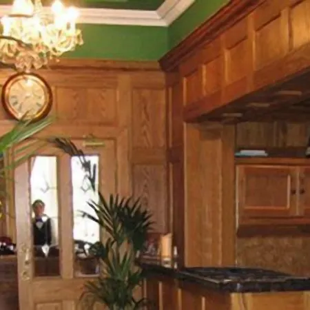 Scholars Townhouse מלון 3*
