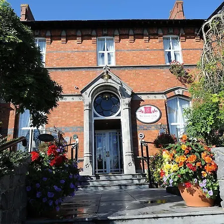 Scholars Townhouse 3*