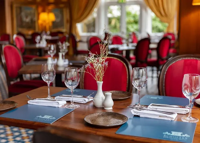 书香别墅酒店 3* 德罗赫达