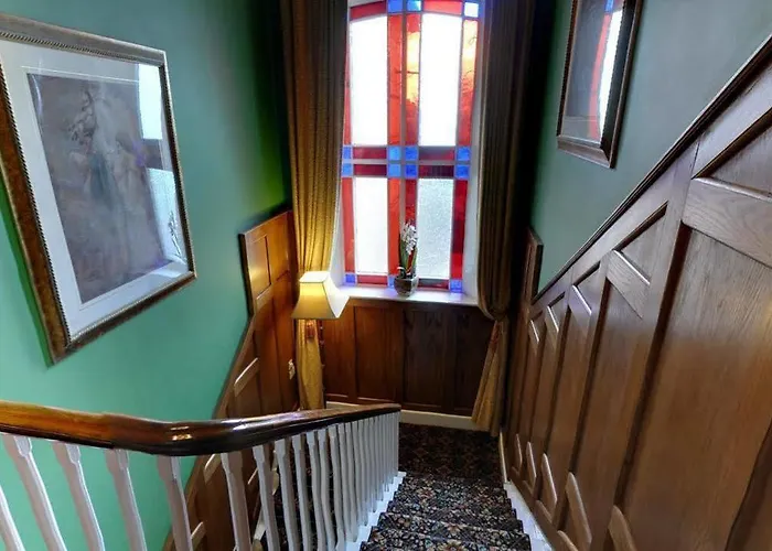 书香别墅酒店 3* 德罗赫达